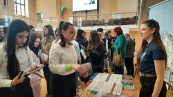 Икономически университет – Варна и Колежът по туризъм бяха представени на Кандидатстудентска борса – Варна’2025