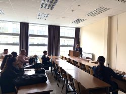 Център "Кариери, предприемачество и маркетинг" проведе информационни срещи за студенти под м... 4