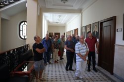 Строители-ветерани посетиха Икономически университет – Варна 50 години след дипломирането си