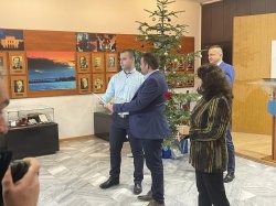 
Студенти в Икономически университет – Варна удостоени с годишни поименни награди от Община Варна
