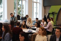 Хакатон на тема „Предизвикателствата пред мениджърите в новото време (зеленият преход и дигитализацията)“ в Икономически университет – Варна 
Студенти от Икономически университет – Варна участваха в хакатон на тема 