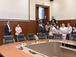 Ученици от XI клас в ПГИТ „Д-р Иван Богоров“ посетиха Икономически университет – Варна 5