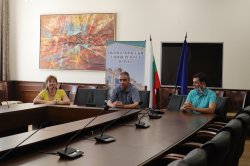 Подновен е договорът между ИУ – Варна и CIMA