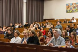 Сезон 5 на UEVA започна с вдъхновяваща среща с проф. д-р Евгени Станимиров: „Колко далеч си ... 18