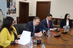 
Изложба и дискусионен форум с министъра на труда и социалната политика Борислав Гуцанов откриха Седмицата на правото в Икономически университет – Варна 
